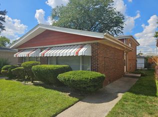 12946 S Carpenter St, Calumet Park, IL 60827