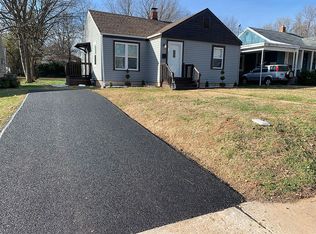 1101 S Thelma Ave, Springfield, MO 65807