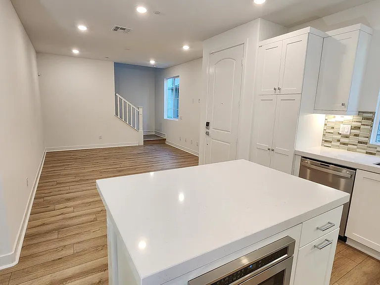 519 Embrook Way — Photo 6