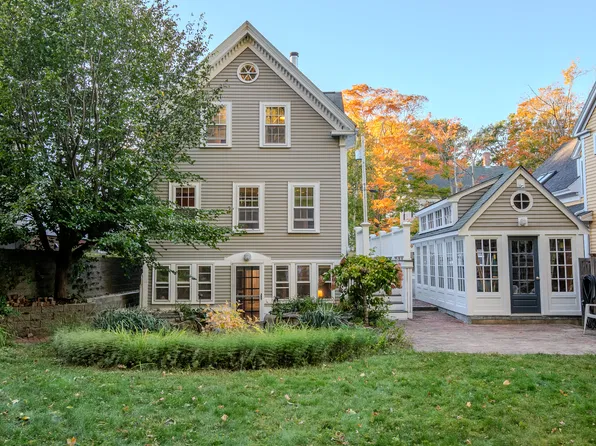 19 Forrester St, Newburyport, MA 01950