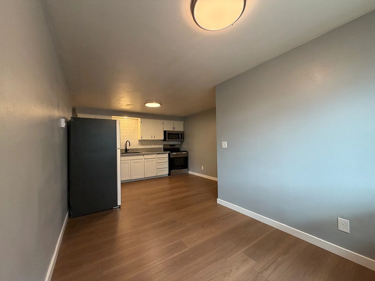 2 bed, 856 sqft, $1,650 — Photo 3