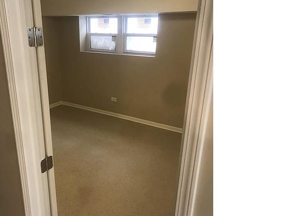 4th image of 2204 N Merrimac Ave