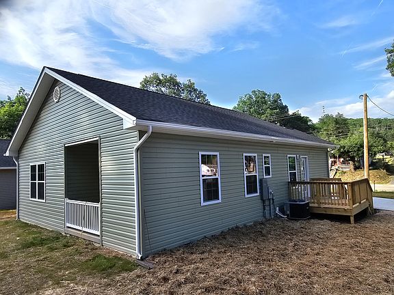 4th image of 3255 Catalpa Ave