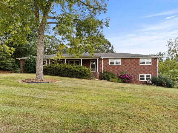 2432 Old Furnace Rd, Boiling Springs, SC 29316
