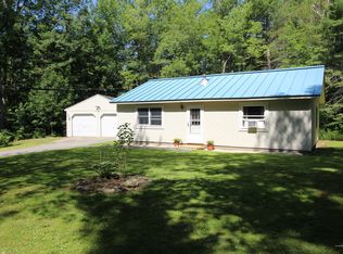 14 Ash Ln, Hope, ME 04847