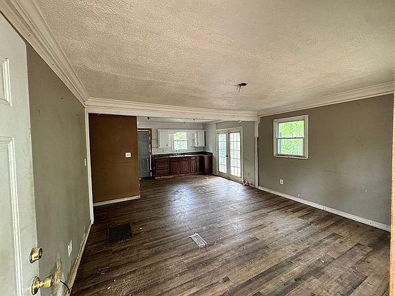 2nd image of 389 Madison Ave