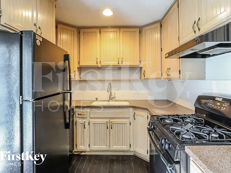 5126 S Delaware Ave — Photo 7