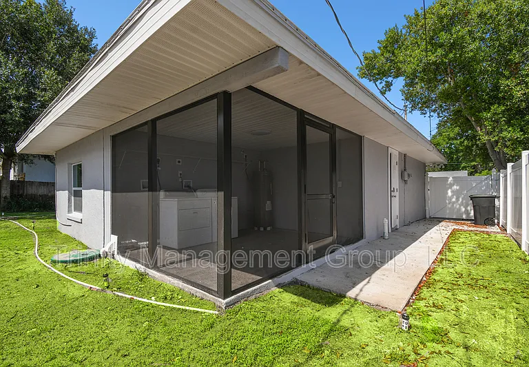 1051 Dogwood Dr #1 — Photo 14