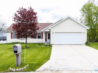 205 Meadowbrook Dr, Defiance, OH 43512