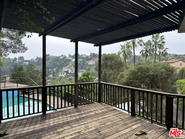 2887 Hollyridge Dr, Los Angeles, CA 90068