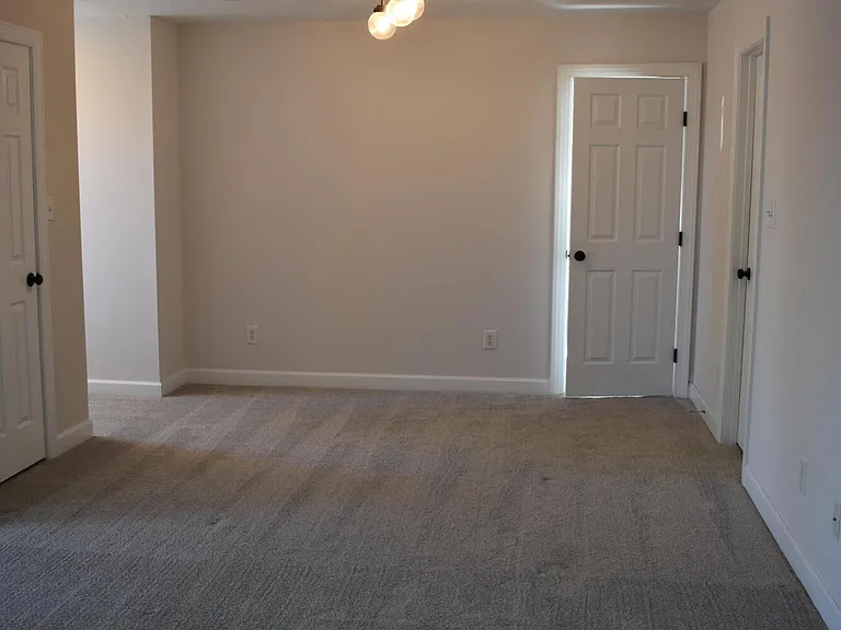 201 Bainbridge Dr — Photo 20