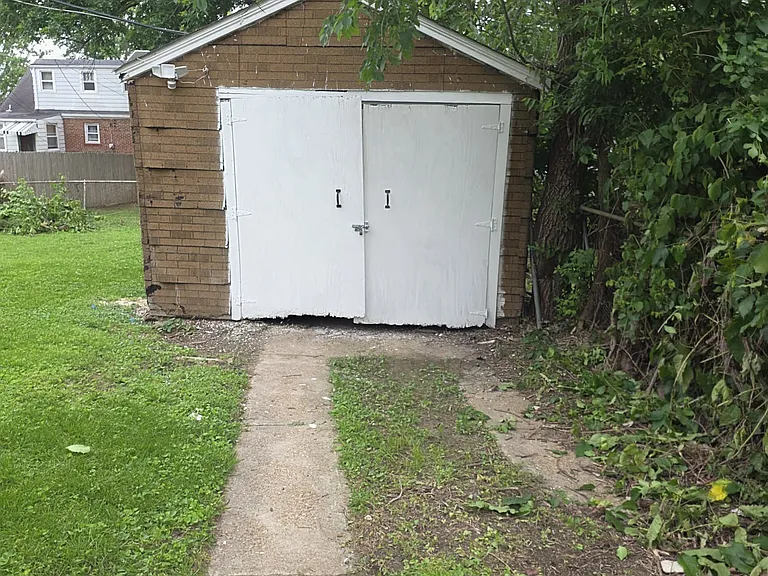 1806 Switzer Ave — Photo 18