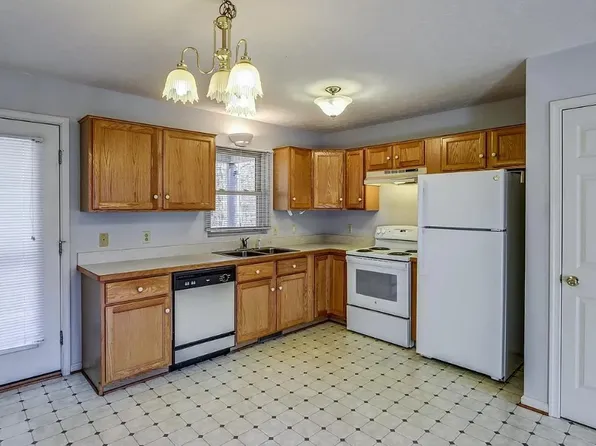 2120 Eagle Point Rd, Huddleston, VA 24104