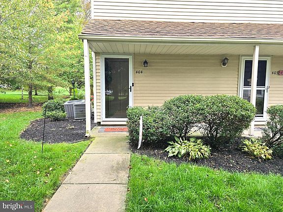 2nd image of 404 Wimbledon Way