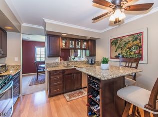 2609 Hemingway Ln, Mahwah, NJ 07430