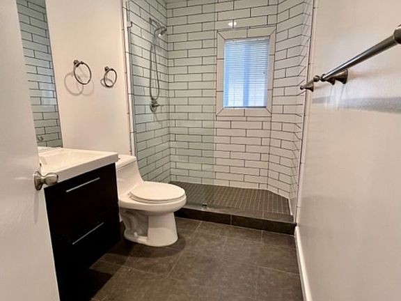 4th image of 431 S Berendo St #439-204