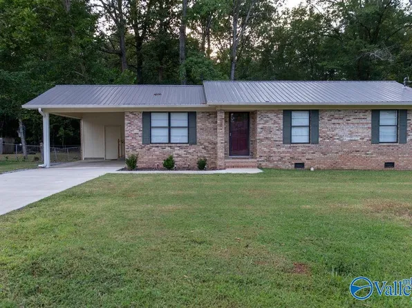 306 Woodall Ln, Scottsboro, AL 35768