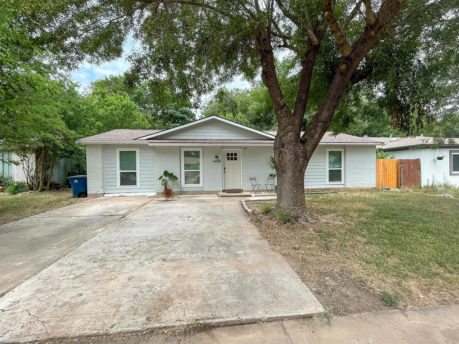3 bed, 1300 sqft, $2,400 — Photo 4
