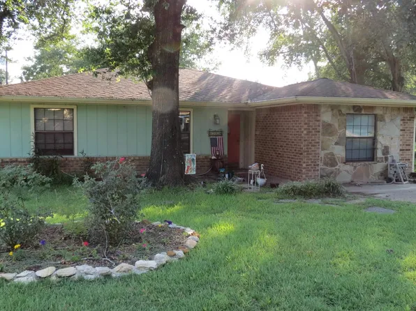 10208 Hillside Dr, Tyler, TX 75709