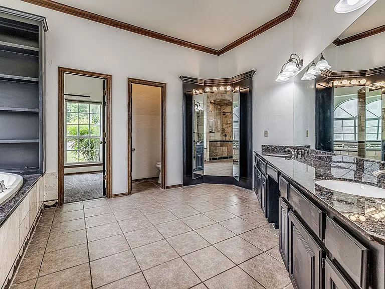 1104 Fox Lake Ln — Photo 24