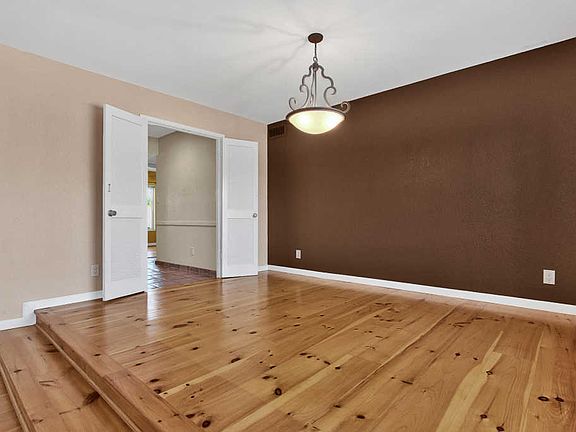 5th image of 5918 E Windrose Dr