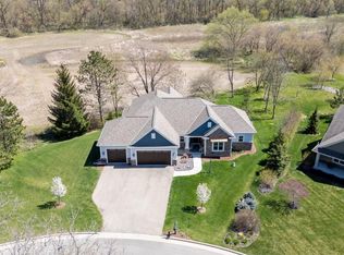 1021 W Stone Bridge Ct, Rubicon, WI 53078