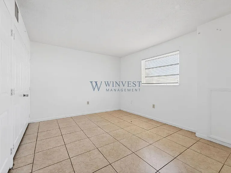 Presidential View Apartments — Photo 36