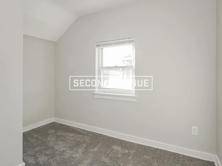 610 Churchill Ave — Photo 12