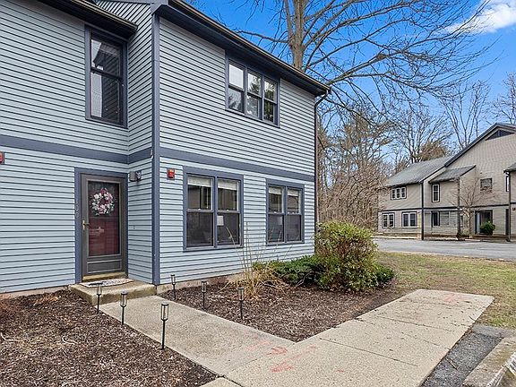 3rd image of 110 Dean St Unit 100