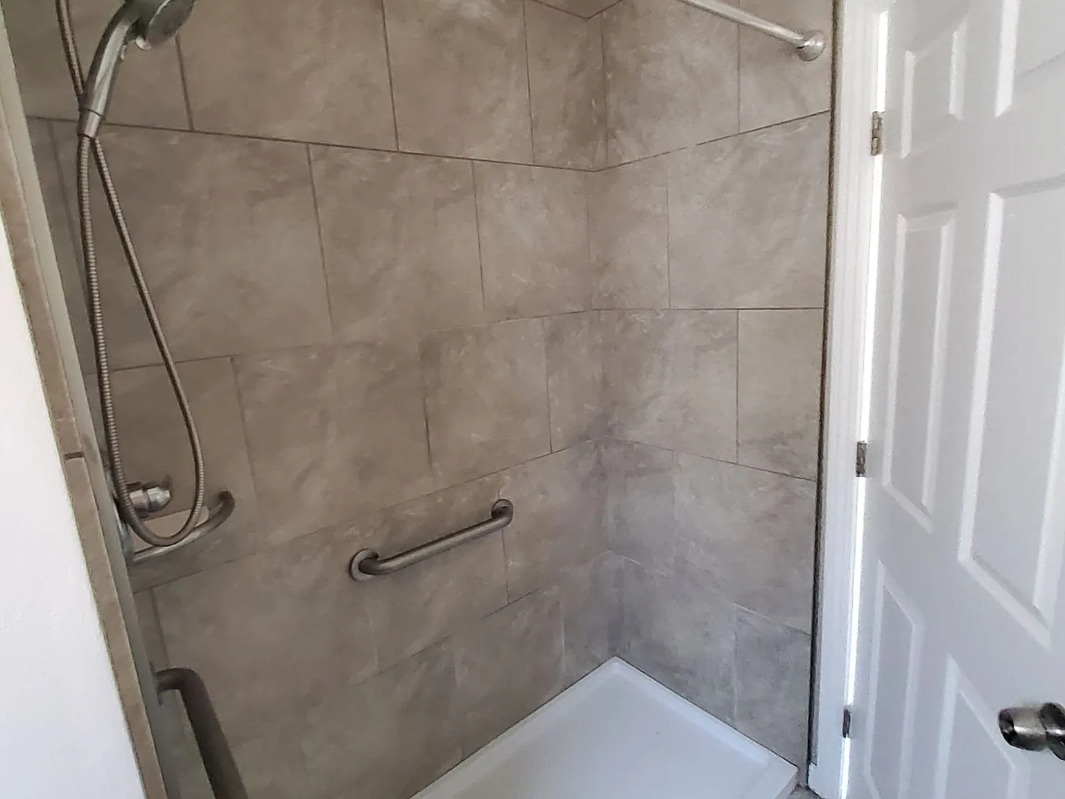 1 bed, 800 sqft, $1,295 — Photo 3