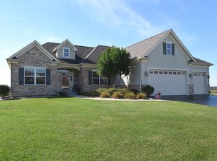 430 Snow St, Sugar Grove, IL 60554