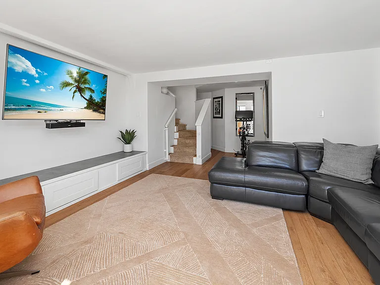 3219 Fenelon St — Photo 30