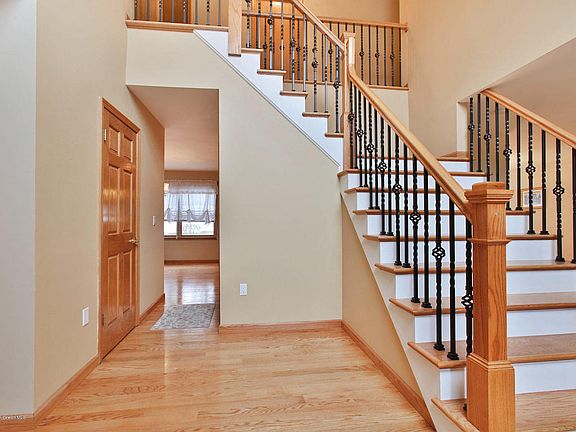 2nd image of 7 London Ct