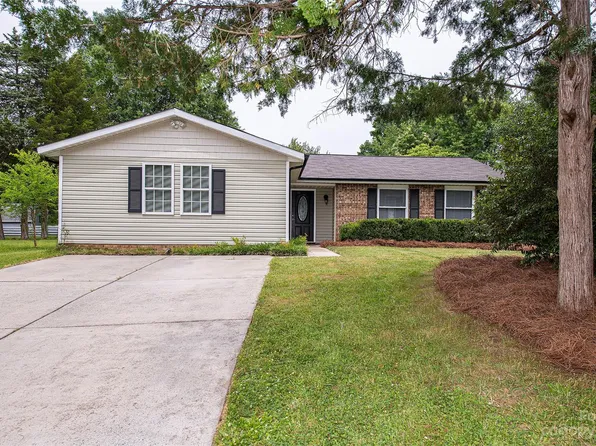 7336 Connan Ln, Charlotte, NC 28226