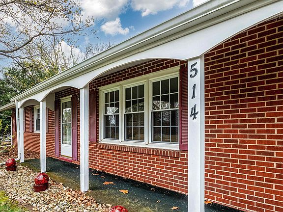 3rd image of 514 W Timber Ridge Dr