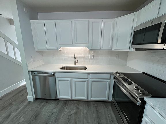 Remolded kitchen, modern appliances and deep sink