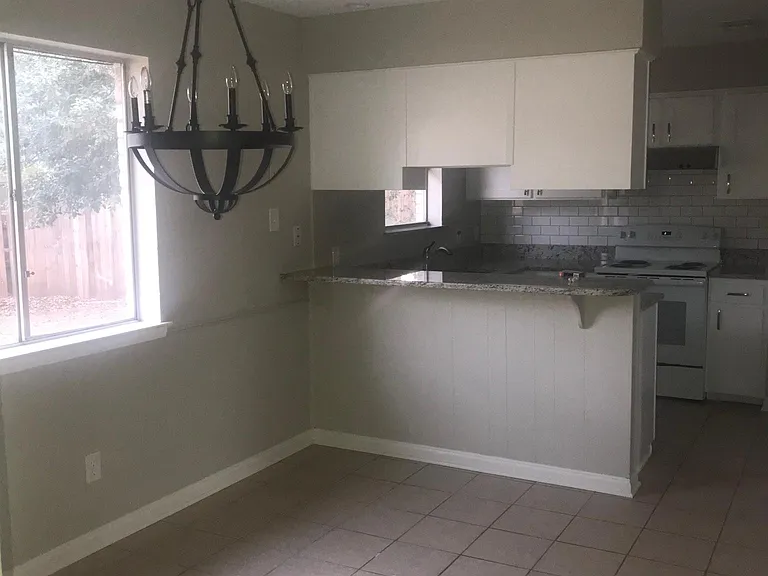 3317 Harvard Dr — Photo 5