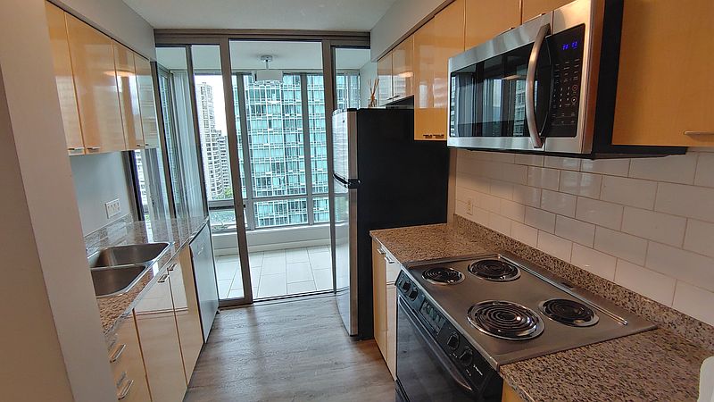 Vancouver Apartment for rent - 2 Bedrooms — photo 3