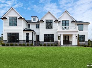 8 Orchard Dr, Upper Saddle River, NJ 07458