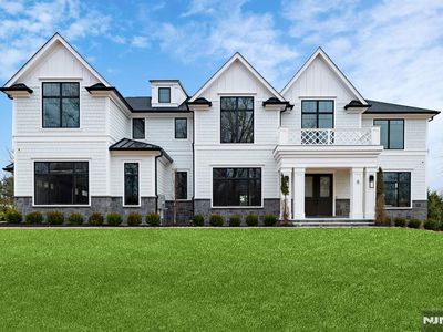 8 Orchard Dr, Upper Saddle River, NJ, 07458