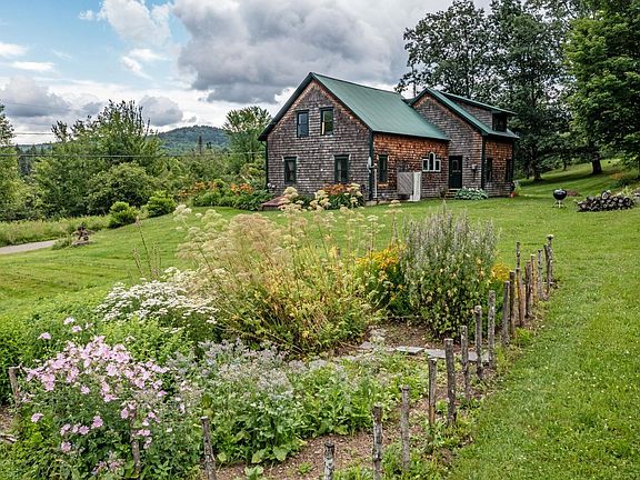 3rd image of 1076 Brown Hill Road