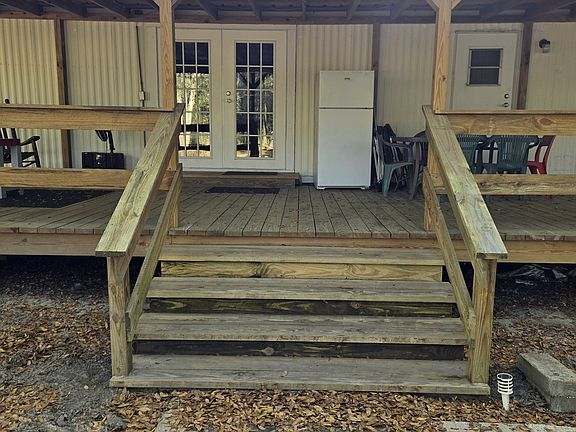 5th image of 104 Garden Pl