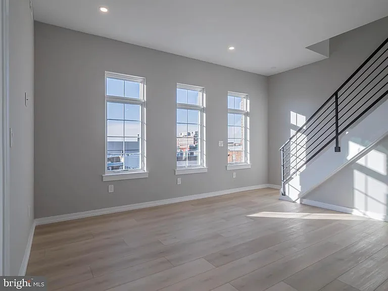 769 S 10th St #4A — Photo 4