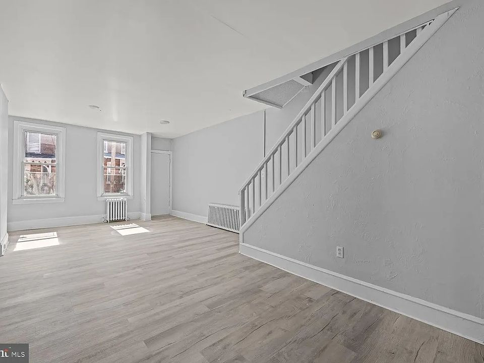 1st image of 1017 W 7th St