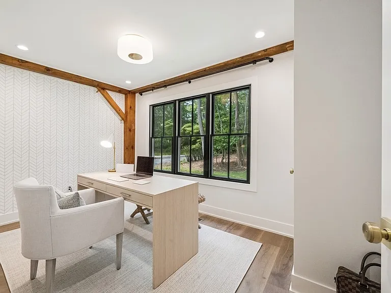 45 Sandra Rd — Photo 23