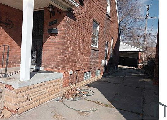 2nd image of 2440 La Belle St