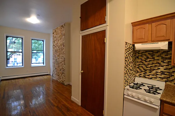 Rented by Cover Realty NYC | media 38