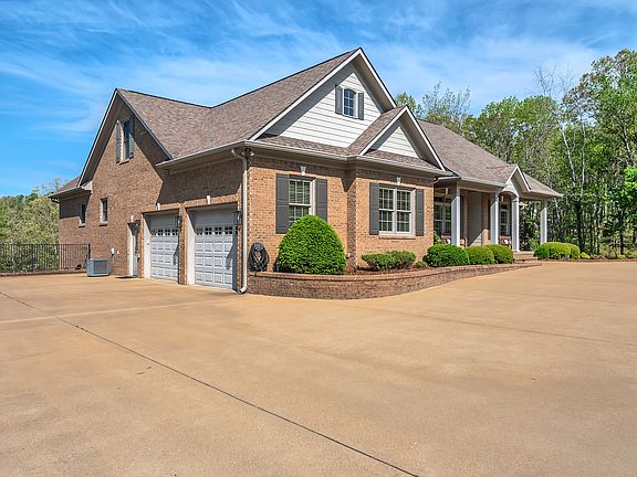 5th image of 294 Cove Ln