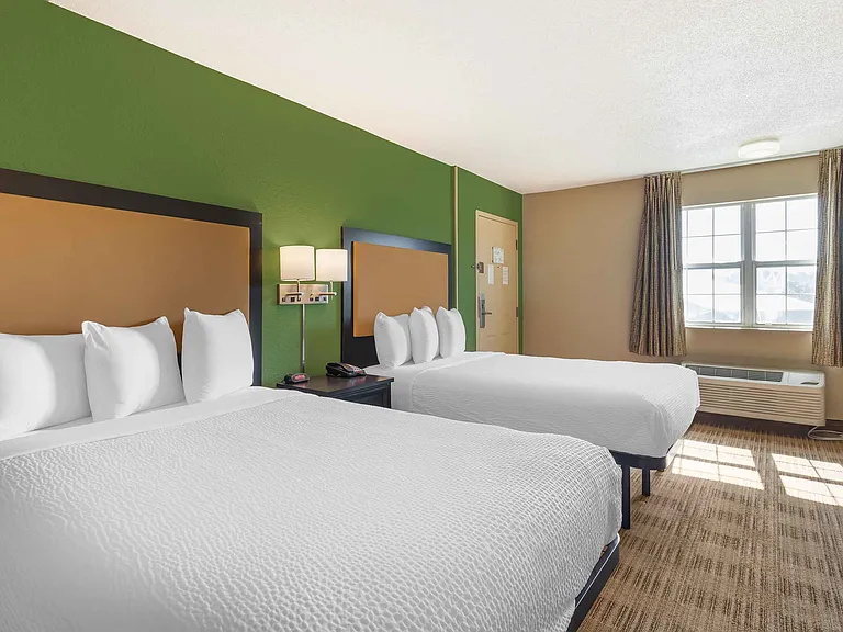Studio Suite - 2 Full Beds