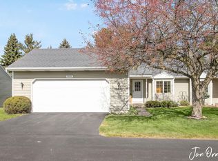 2887 Parkside Dr, Jenison, MI 49428